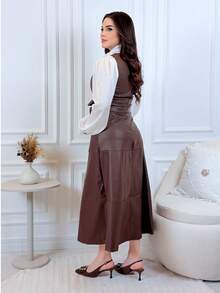 Midi Dress With A Flared, Fitted Waist In Faux Leather. Modest And Elegant Fashion. Conservative/Modest. Suitable For Parties, Casual Wear, Boho, Formal And Evening Wear, Office, Everyday Wear, Autumn/Winter. - 咖啡棕色 - 查看 2