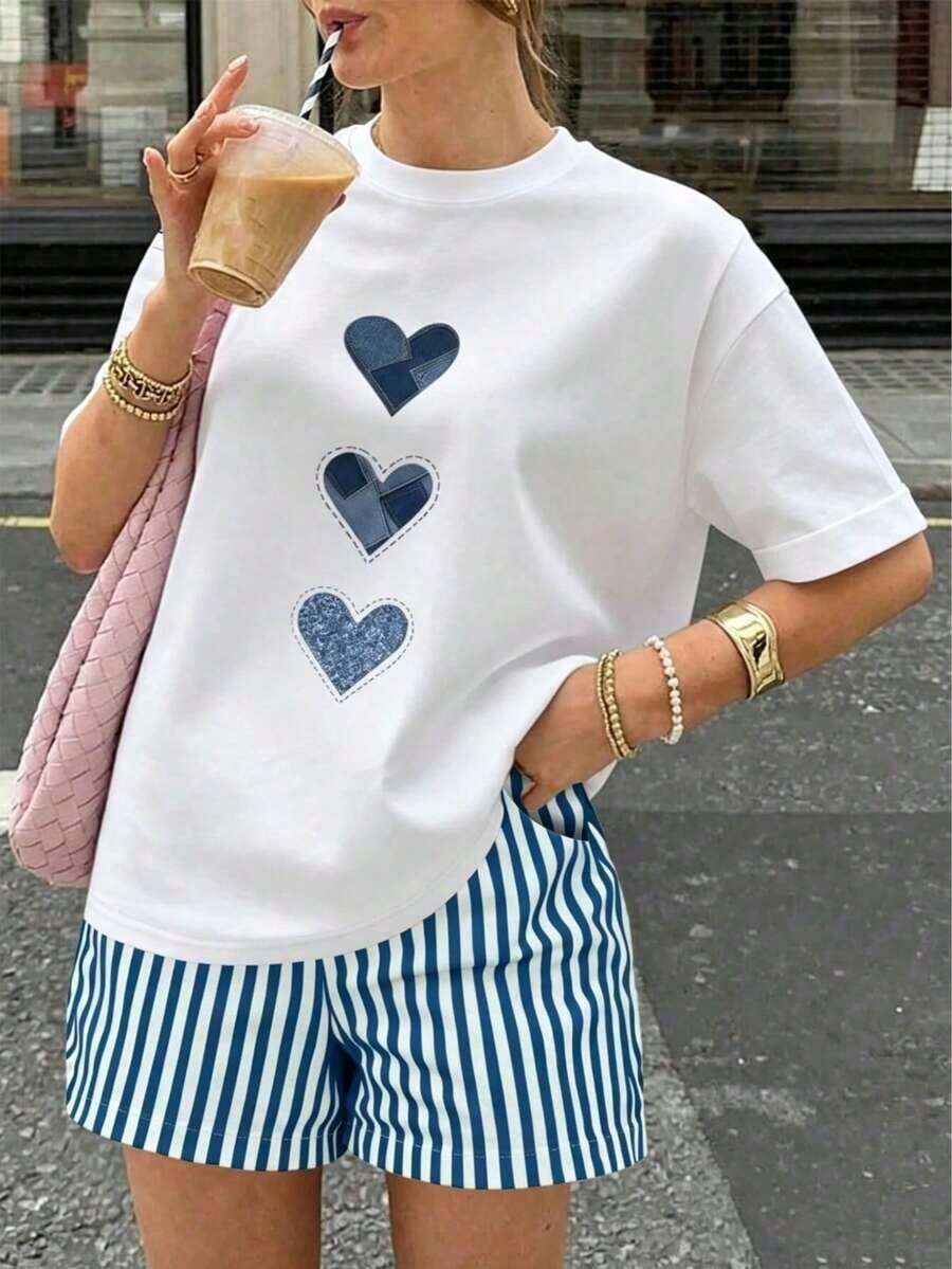 No es un conjunto, los pantalones son solo para referencia de combinación. Camiseta de manga corta con cuello redondo y estampado para mujer. Perfecto para citas, desplazamientos diarios y salidas informales. Diseño clásico minimalista de cuello redondo, fácil de combinar y adecuado para todas las formas corporales. - Blanco - Ver 1