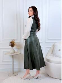 Midi Dress With A Flared, Fitted Waist In Faux Leather. Modest And Elegant Fashion. Conservative/Modest. Suitable For Parties, Casual Wear, Boho, Formal And Evening Wear, Office, Everyday Wear, Autumn/Winter. - 軍綠色 - 查看 2