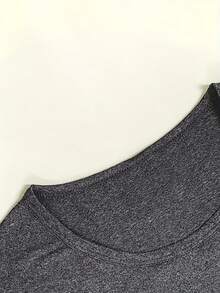 [Blusa Estilo Abuela Elegante] Blusa Casual De Cuello Redondo Y Manga Corta Con Estampado De Abuela De Cabello Blanco Con Lentes Tomando Café Sentada En El Sofá, Suave, Elástica, Lavable A Máquina, Elegante, Moda, Regalo, Para Deporte, Fiesta O Hogar - Gris Oscuro - Ver 5