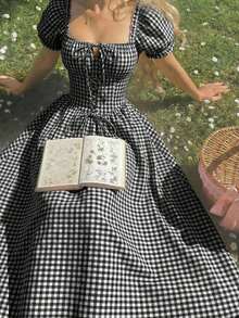 MOD Vestido de cuello cuadrado con mangas de pétalo y cintura ceñida en color rosa - Negro - Ver 4
