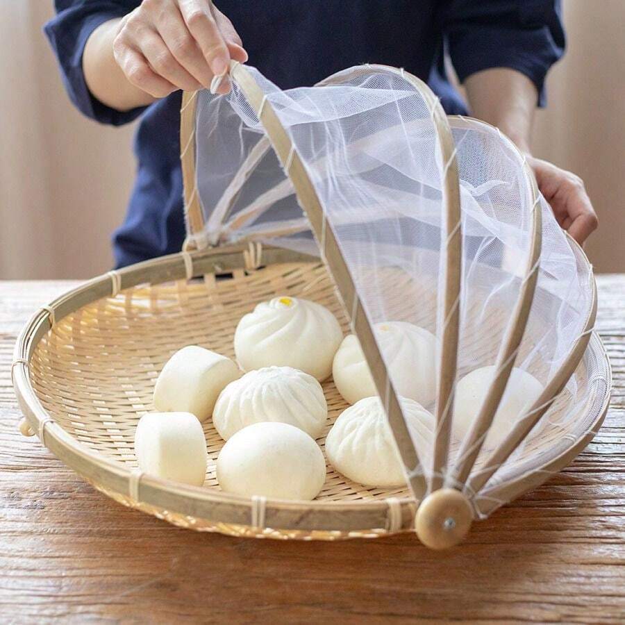 1个手工竹制食品篮 - 带网罩,手工编织,可折叠,防虫防尘,适合存放水果/蔬菜/面包,非常适合在厨房、户外用餐、野餐、烧烤、聚会和户外活动中使用。是户外野餐的必备品。 - 原木色 - 查看 1