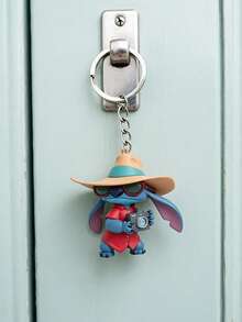 Móc khóa acrylic 2D Stitch trong phim Lilo của Disney - Mặt dây chuyền in hình Stitch đang đi nghỉ mát với vòng kim loại sáng bóng, mô tả Stitch trong trang phục đi nghỉ mát gồm mũ, kính thời trang, máy ảnh và áo sơ mi đỏ, nhẹ và bền, thích hợp cho chìa khóa, túi xách và phụ kiện du lịch. - Nhiều màu - Xem 7