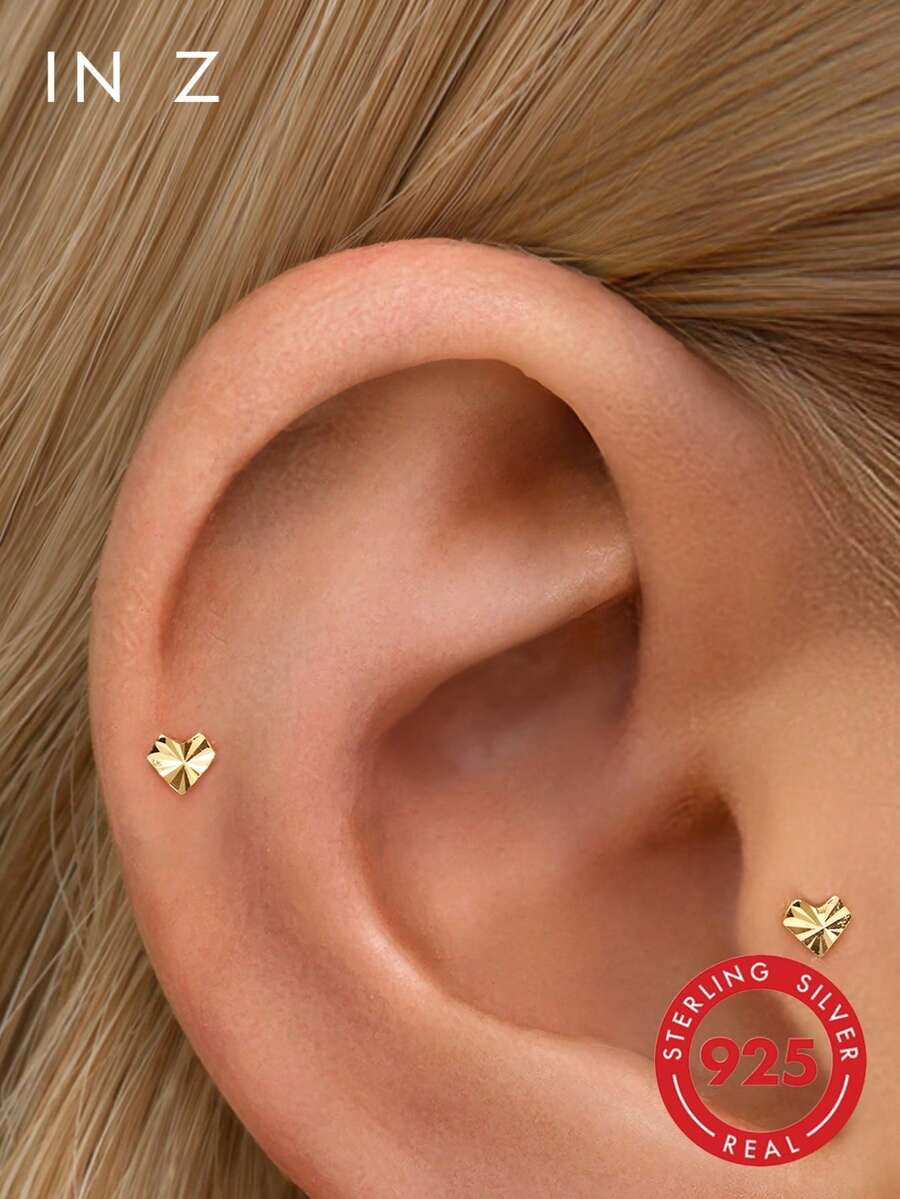 1 Stück 16G Mini Gold Laser strukturierter Herz Nasenstecker | Zierliches Herz Ohrringe | Stapelbare Ohrringe | Knorpel Ohrringe | 925 Sterling Silber Schmuck | Geeignet für den täglichen Gebrauch von Frauen | Einzeln verkauft (nicht als Paar) - Laser-Herz-Ohrringe - Übersicht 1