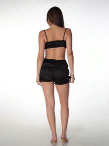 Conjunto de top corto de tirantes con volantes de unicolor y shorts para mujer, elegante para el verano en color negro - Negro - Ver 8
