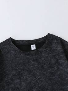 This Casual Set Includes A Black Snowflake Print Round Neck T-Shirt And Snowflake Print Shorts, Designed For Older Boys. It Features A Creative Comic Rose Flower Pattern And Letter Print, Making It Suitable For Older Children To Wear. - Black - View 10