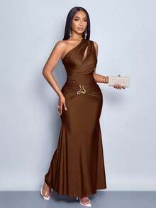 xheSOLERSUN Vestido largo de mujer tipo maxi, de unicolor, de silueta ajustada, con cuello asimétrico hueco y decorado con metalxhe - Cafetería - Ver 6