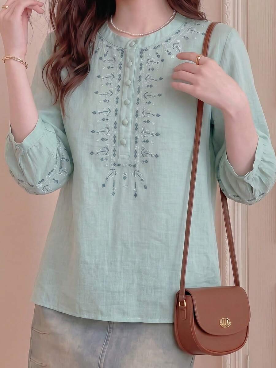 JIANHU Beige Leinen Besticktes Hemd - Sommer Boho Blumen Bluse | 3/4 Ärmel Hemd, handgefertigte Kragen- und Manschetten-Details, geeignet für den 4. Juli/Abschluss/Strandmode, lässig aber formell Damen-Top - Blau - Übersicht 1