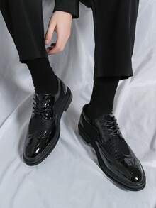 Sapatos sociais masculinos de malha vazada e respirável, estilo retrô casual, bico fino, em Revestido preto, ideais para casamentos e para o trabalho. Perfeitos para o verão. - Preto - Ver 6