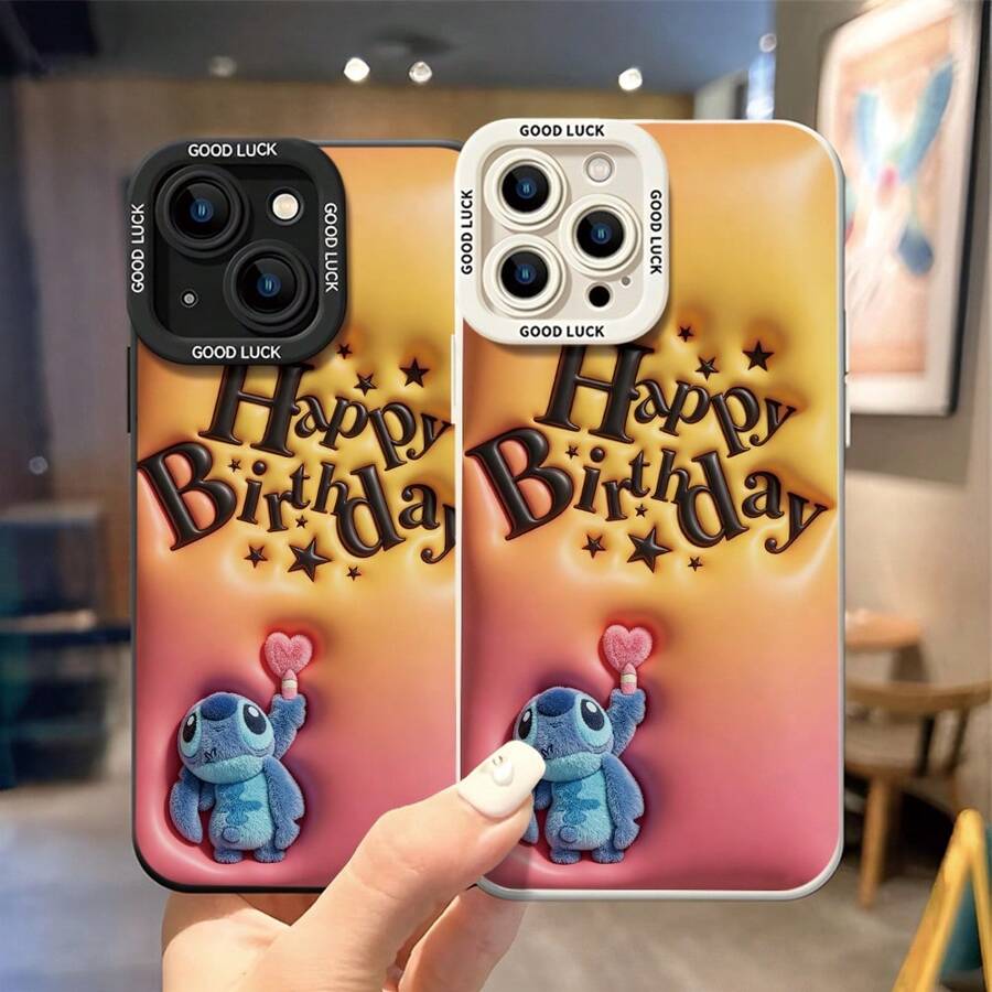 Funda de teléfono de Lilo y Stitch con licencia oficial. Esta funda protectora de teléfono presenta a Stitch de textura aterciopelada sosteniendo un corazón rosa, debajo del texto en relieve negro "Feliz cumpleaños" con acentos de estrellas, sobre un fondo degradado naranja-rosa acolchado. Fabricada con material TPU flexible y duradero para proteger contra arañazos, golpes y pequeños impactos cotidianos. Compatible con modelos iPhone 17, 16, 15, 14, 13, 12, 11 Pro Series y Galaxy S22, S23, S24, S25. Ideal para fans de Disney Stitch con tema de cumpleaños. - Blanco - Ver 1