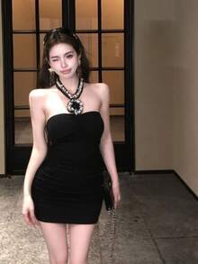 An Elegant And Sophisticated Halter-Neck Women's Dress With An Open Back. Perfect For Summer. The Slim Silhouette Offers Excellent Figure-Flattering Effects. An Ideal Dress For Summer. - Black - View 3