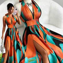 Nuevo vestido maxi de diseño elegante y sexy de estilo francés con cuello en V, halter, cintura expuesta, espalda descubierta, corte evasé y abertura, sin mangas, con estampado floral rojo y verde, de alta calidad y sofisticado para mujeres - Multicolor - Ver 2