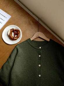 Cárdigan elegante y minimalista de cuello redondo, manga larga y un solo botonadura para mujeres, para otoño e invierno, tops de manga larga - Verde militar - Ver 5