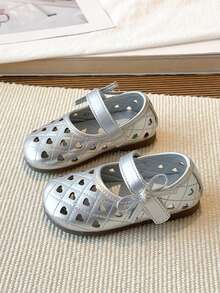 1 Pair Baby Heart Hollow Breathable Shoes, Summer Girls Mary Jane Lightweight Comfortable Leather Shoes - Silver - View 3