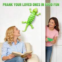Remote Control Wall Climbing Lizard Electric Toy, Realistic Gecko With Lights, Infrared Remote Control, Gift For Boys, Christmas/Birthday Gift - Multicolor - View 2