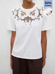 Camiseta de manga corta para mujer Maija, de color sólido, con bordado calado, para verano, primavera, fiestas, vacaciones de verano, vacaciones para mujer, estilo moderno urbano, con diseño calado, para el Día de San Patricio, Pascua, vacaciones de verano, playa, cada salida, graduación, camiseta casual. - Blanco - Ver 3
