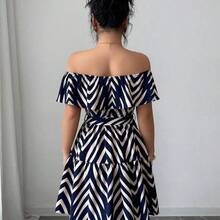 Nana's Women's Clothing Store  Vestido casual y elegante de vacaciones con volantes en la cintura, estampado de rayas azul marino, hombros descubiertos y falda acampanada, adecuado para carnaval, Día del Trabajo, Pascua, vuelta al colegio, playa, jardín y estilo callejero en verano - Negro01 - Ver 3