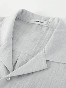 Conjunto de estilo vacacional con textura de lino, camisa de cuello cubano y pantalones cortos sueltos, conjunto de dos piezas - Gris Claro - Ver 10