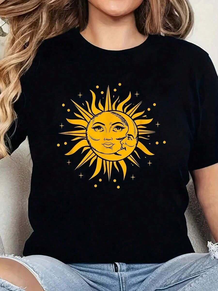 Women's Bohemian T-Shirt With Celestial Sun And Moon Print - Round Neck Short Sleeve Blouse With Regular Fit, 95% Polyester 5% Spandex, Casual Top For Spring, Summer And Autumn, Boho Outfit With Sun And Moon Print - 黑色 - 查看 1