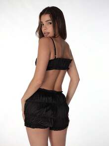 Conjunto de top corto de tirantes con volantes de unicolor y shorts para mujer, elegante para el verano en color negro - Negro - Ver 10