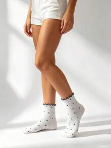 1 par/10 pares de calcetines cortos blancos con lunares dulces y borde de volantes, uso en todas las estaciones, ajuste versátil sin apretar, calcetines de algodón casuales para el uso diario, estilo coreano INS con lunares y encaje, estilo básico negro, calcetines cortos suaves para chica en todas las estaciones - Blanco - Ver 4