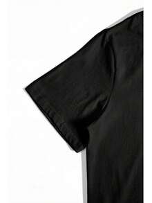 Camiseta  de manga corta con cuello redondo y estampado patriótico de EE. UU. con diseño de la Estatua de la Libertad y el horizonte de la ciudad, color negro, ropa casual para hombre. - Negro - Ver 2