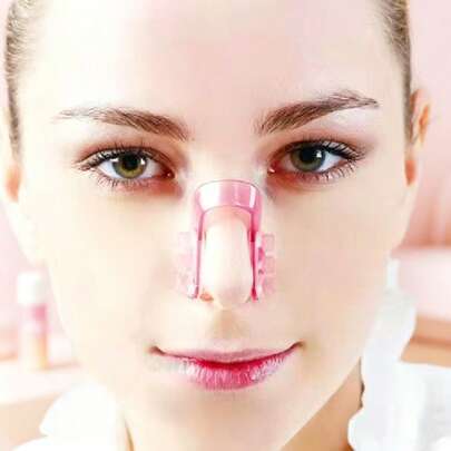 2pcs Silicone Nose Bridge Clip, Physical Nose Shaping Assist Tool. Silicone Material Is Skin-Friendly And Soft, Fitting Comfortably Without Pressing The Nasal Cavity. Multi-Contact Design Distributes Force Evenly For Comfortable Wear With No Foreign Body Sensation. Suitable For Daily Home Care, Pre-Bedtime Shaping Maintenance, Morning Quick Care, And Leisure Relaxation At Home. Helps Solve Issues Of Insufficient Nose Bridge, Flat Nose Making Face Look Wide, And Lack Of Makeup Dimension.