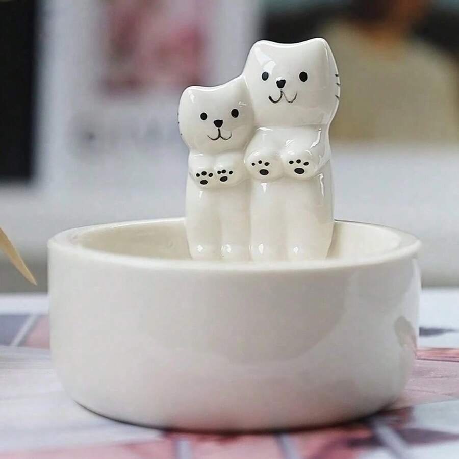 Chân nến hình mèo đáng yêu - Một chân nến trang trí bàn làm việc dễ thương, hoàn hảo cho trang trí nhà cửa và quán cà phê, phù hợp cho phòng tắm, bàn làm việc và phòng ăn. Là một giá đỡ nến thơm lý tưởng, chân nến hình mèo bằng gốm này là một vật trang trí nhà cửa ấm áp và mời gọi, tạo thêm không khí cho ngôi nhà, quán cà phê hoặc phòng tắm của bạn. - A - Xem 1