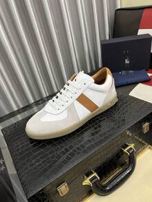 Men Skateboarding Shoes - 4 - View 8