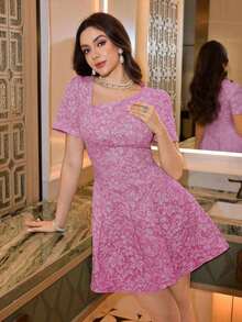 Vestido elegante con diseño de jacquard amarillo que realza la cintura, adecuado para salidas y citas - Rosa Roja - Ver 4