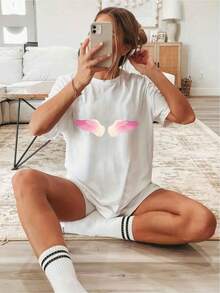 A Pair Of Women's Crew Neck Athletic T-Shirts With Colorful Wing Prints, Perfect For Spring. These Cotton Tops Feature Short Sleeves With Cartoon Prints, Making Them Ideal For Easter. They're Stylish, Comfortable, And Perfect For Casual Wear, Such As Get-Togethers With Friends, Everyday Wear, And Seasonal Occasions. Suitable For Outdoor Activities And Weekend Wear, They Can Also Be Paired With Elegant Party Outfits, Stylish T-Shirts, Blouses For Curvy Women, Prom Skirts, Or Casual Wear. - 白色 - 查看 7