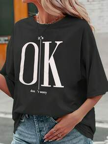 Camiseta Motivacional "Está Bien" para Mujer de Talla Grande - Negra con Estampado de Letras Blancas, Cuello Redondo, Estilo Casual Elegante, Lavable a Máquina, Comodidad para Todas las Temporadas, Ropa Versátil, Diseño Minimalista, Tela de Fácil Cuidado - Negro - Ver 2