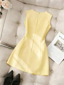 Vestido de mujer de unicolor, cuello redondo, ajustado, con lazo delantero y sin mangas - Amarillo claro - Ver 2