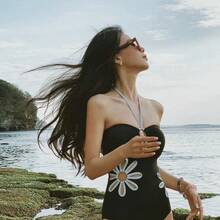 New Rainbow-Colored Hollow Floral Design, Fresh And Simple Style, Fashionable One-Piece Swimsuit With A High-End Feel For Women's Seaside Vacation - Black Camisole - View 3