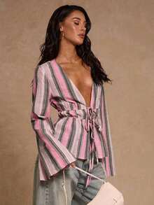 Glamour Camisa ligera y elegante con rayas de color, cuello en V, mangas acampanadas y decoración de lazo con cordón, adecuada para usar en primavera, verano y otoño - Negro - Ver 4