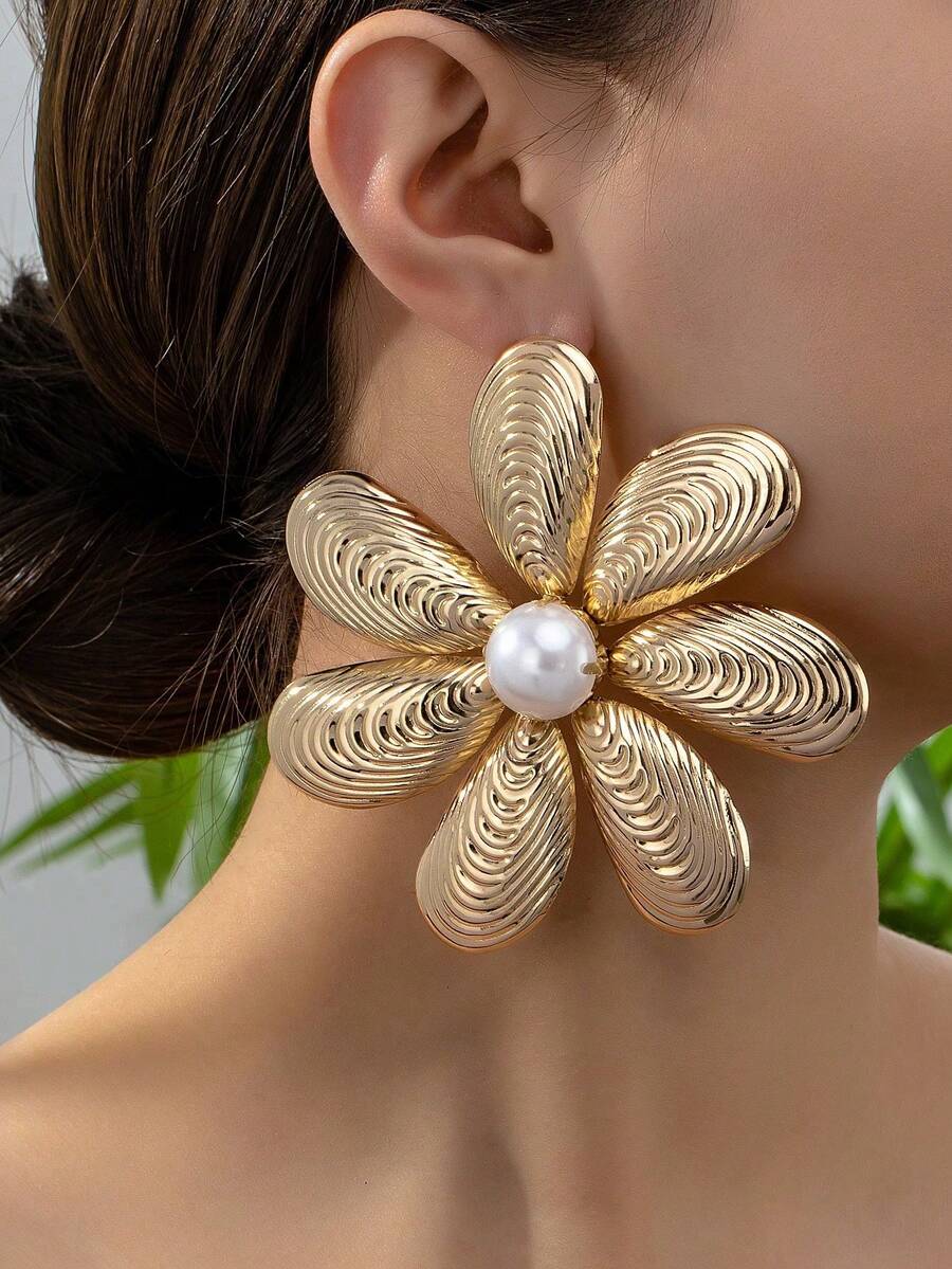 一对几何纹理珍珠花朵吊坠耳环,复古夸张设计,女士款 - 金黃色 - 查看 1