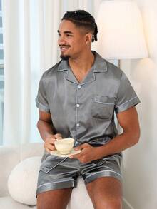 Conjunto de pijama de satén con botones delanteros y manga corta para hombre, conjunto de ropa de dormir con aspecto de seda y ribete en contraste - Gris Oscuro - Ver 5