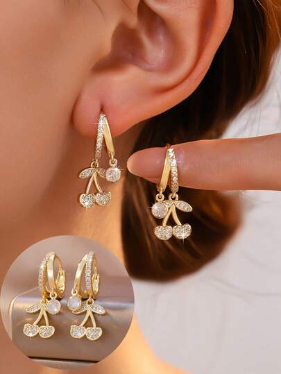  1 Đôi bông tai vòng đôi cổ điển sang trọng, mặt dây chuyền hình cỏ bốn lá đính đá Zirconia toàn phần, bông tai vòng đôi mạ vàng đính đá Zirconia hình cỏ bốn lá, bông tai hình cỏ bốn lá cổ điển, phù hợp cho phụ nữ đi làm/dự tiệc, phụ kiện thanh lịch.