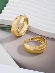 Women's Fashionable Minimalist Hoop Earrings - Gold - View 5