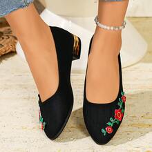 Women's Summer New Casual Shoes, Soft Bottom Embroidered Shoes, Lightweight Comfortable Flat Cloth Shoes - Red - View 6