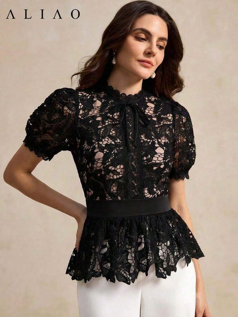 Blusa elegante con volantes de encaje calado floral de ALIAO, de manga de pétalo y cuello alto, estilo versátil para fiesta, citas y todas las estaciones - Negro - Ver 1