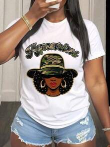 Short-Sleeve Graphic T-Shirt With The Aquarius Zodiac Sign, Women's Camouflage Cap And Gold Hoop Earrings, For Astrology Lovers And Zodiac Sign Enthusiasts, Casual Summer Wear. 100% Cotton. - 白色 2 - 查看 6