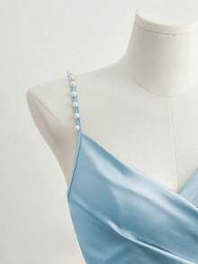 xheFranclia Elegante vestido ajustado de color champán con cuello cruzado, cintura ceñida, adorno de perlas y abertura, con estilo romántico francésxhe - Celeste - Ver 3