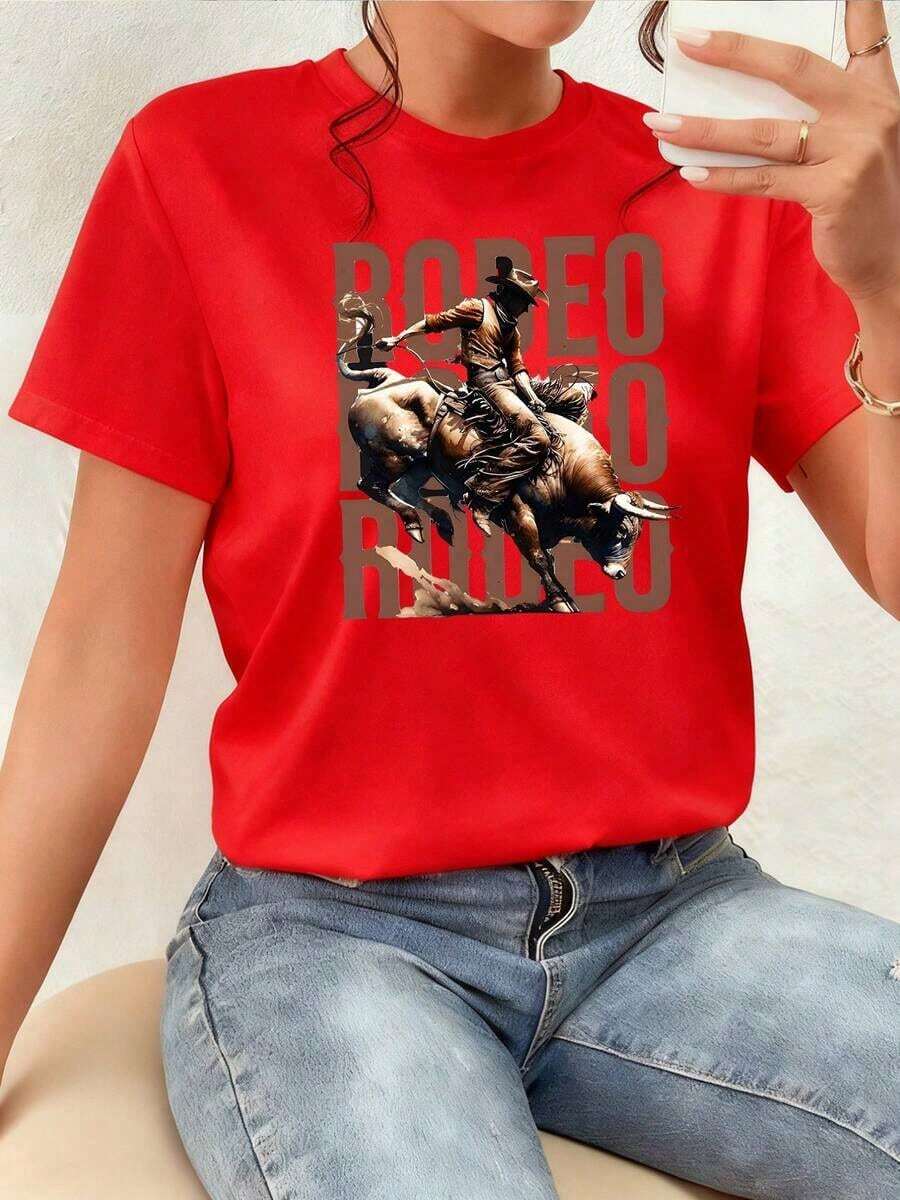 Art T-Shirt, The Pattern Shows A Brave Rider Taming A Raging Bull In A Rodeo Scene That Symbolizes Strength, Courage, Freedom And Adventurous Spirit In Full Dusty Action. Women's 100% Cotton T-Shirt, Comfortable And Durable, Ideal For An Authentic Casual Look Full Of Western Energy - 紅色 - 查看 1
