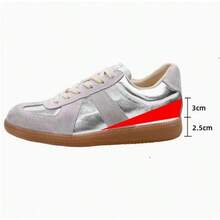 Zapatos casuales unisex, tallas 36-45, zapatos casuales para mujer y zapatos deportivos para hombre, zapatos planos con cordones de suela suave, zapatos de hombre cómodos y ligeros para uso diario, versión de cuero de corte bajo~Zapatos de entrenamiento alemanes para mujer de primavera y otoño, zapatos blancos de cuero genuino retro con suela gruesa que aumenta la altura, zapatillas deportivas casuales versátiles. - Beige grisáceo, suela plana, en stock. - Ver 10