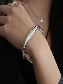 1件不對稱鈦鋼不對稱開口手鐲女款，18K鍍金，INS風格，高級質感 - 彩色 - 查看 3