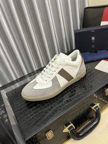 Men Skateboarding Shoes - 4 - View 9