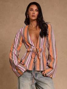 Glamour Camisa ligera y elegante con rayas de color, cuello en V, mangas acampanadas y decoración de lazo con cordón, adecuada para usar en primavera, verano y otoño - Negro - Ver 10