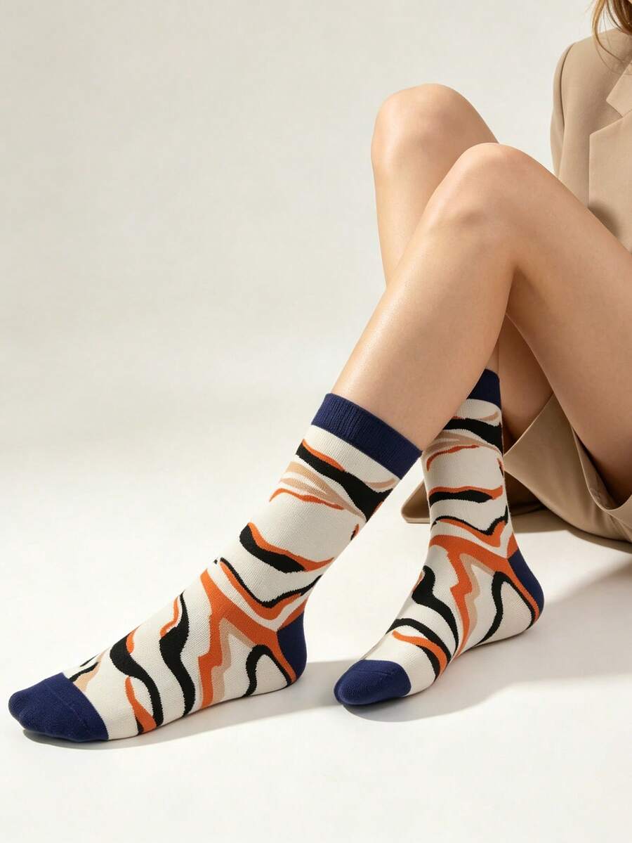 1 Pair Women's Abstract Wave Print Mid-Calf Socks, Retro Color Block Patchwork Casual Soft Breathable Socks - Multicolor - View 1