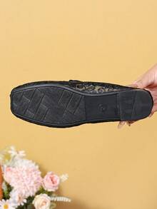 春秋新款加大码35-43码女式法式方头仙女风平底乐福鞋,舒适户外一脚蹬工作鞋,软底防滑简约百搭玛丽珍鞋,优雅通勤鞋,黑色花卉印花芭蕾舞鞋 - 黑色纏枝花紋 - 查看 8